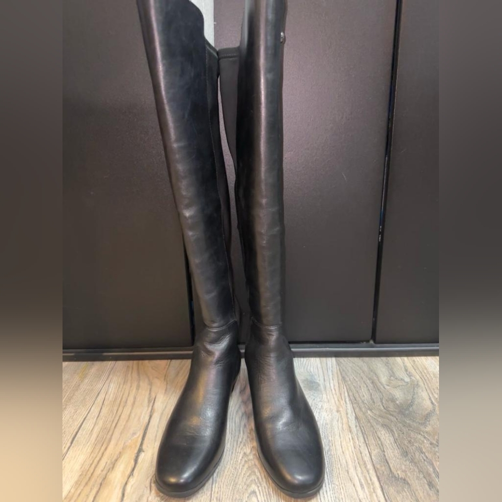 Knee high Vince Camuto real leather boots size 35 (european sizing)